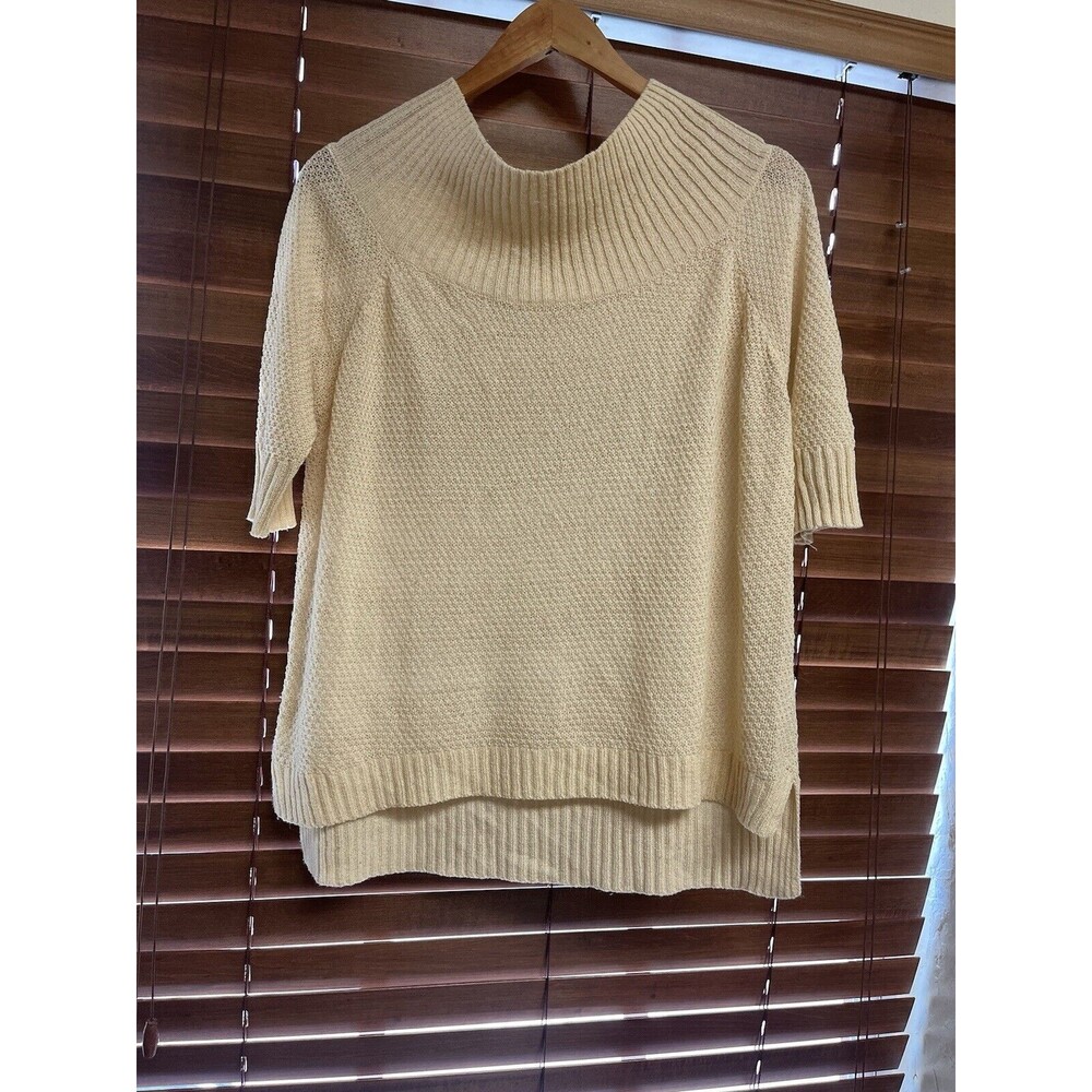 Cozy Casual Cream Short-Sleeve Ribbed Knit Pullover Sweater |‎ Size S/M